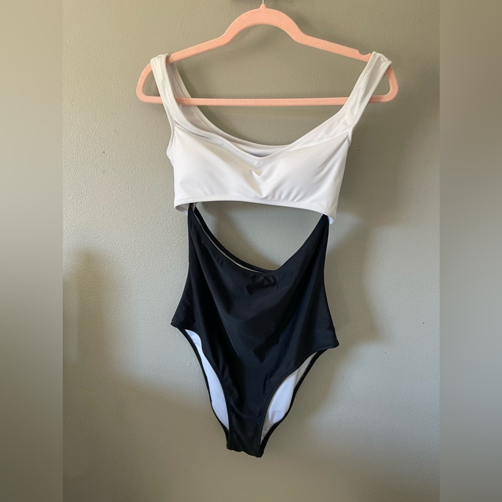 Cupshe Off the Shoulder Swimsuit